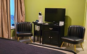 Natchez Manor Bed & Breakfast